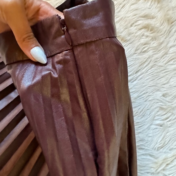 INTERMIX ZURI PLEATED VEGAN LEATHER SKIRT - 0 - Picture 6 of 8